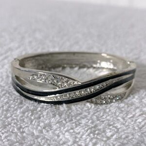 Vintage Elegant Silver & Black Tone Metal Bracelet